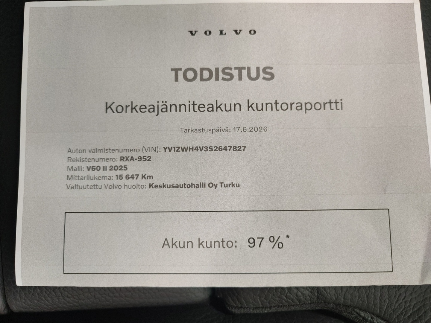 VOLVO V60 2025