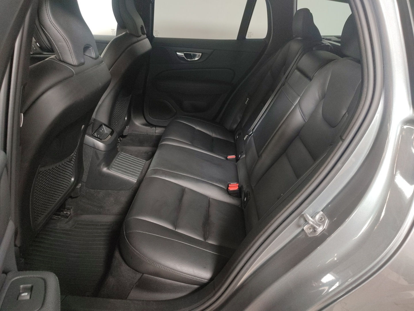 VOLVO V60 2021