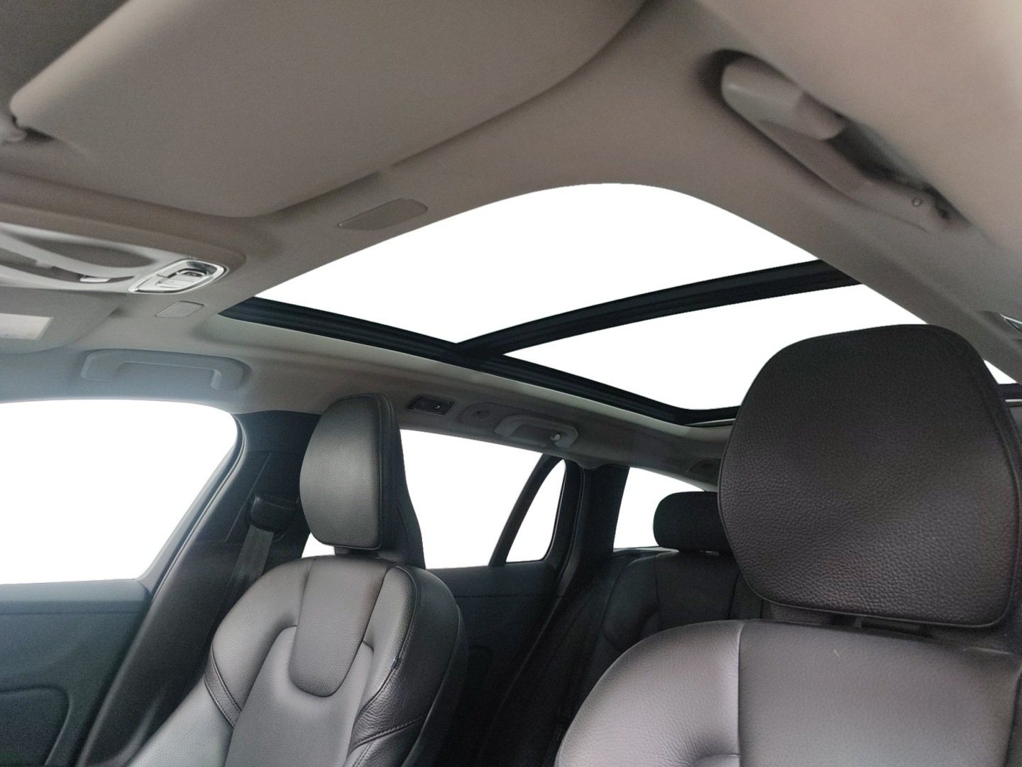 VOLVO V60 2021