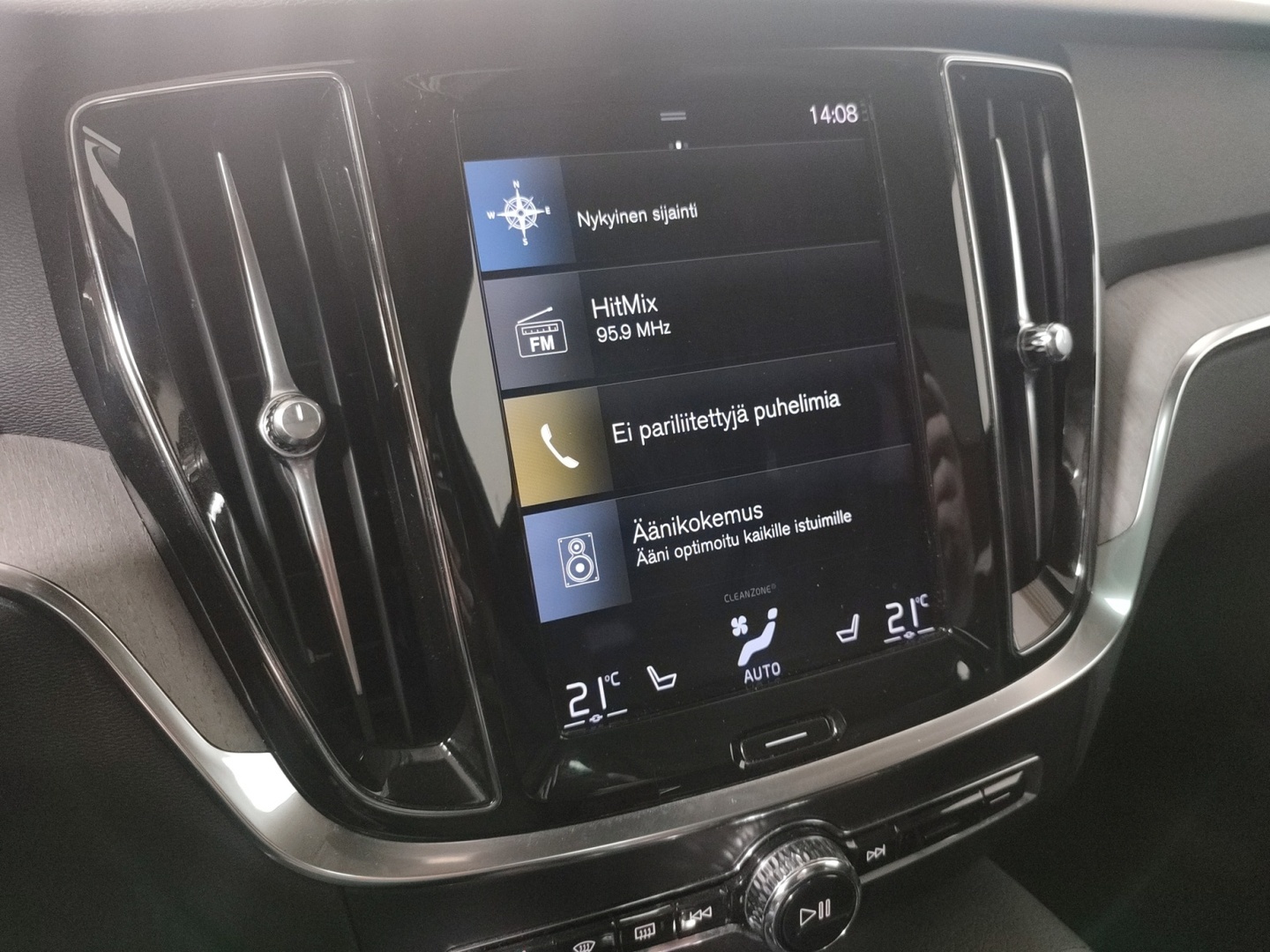 VOLVO V60 2021