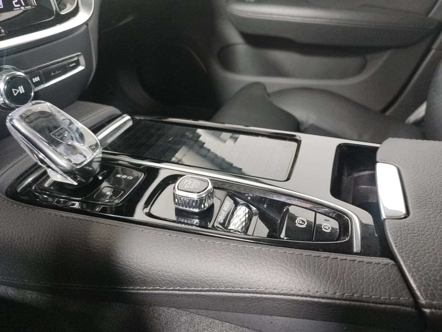 VOLVO V60 2021