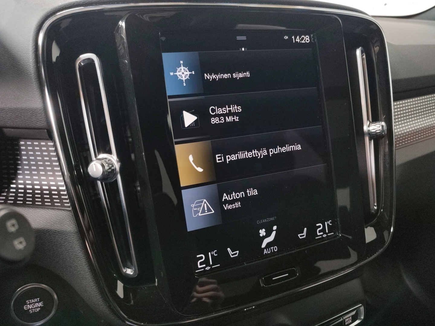 VOLVO XC40 2021