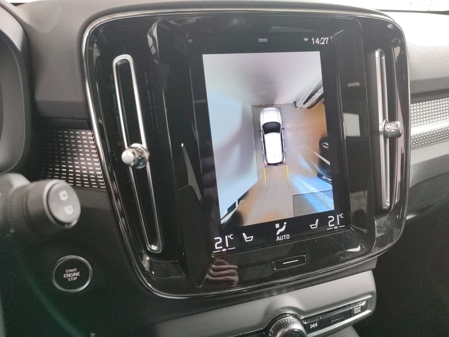 VOLVO XC40 2021