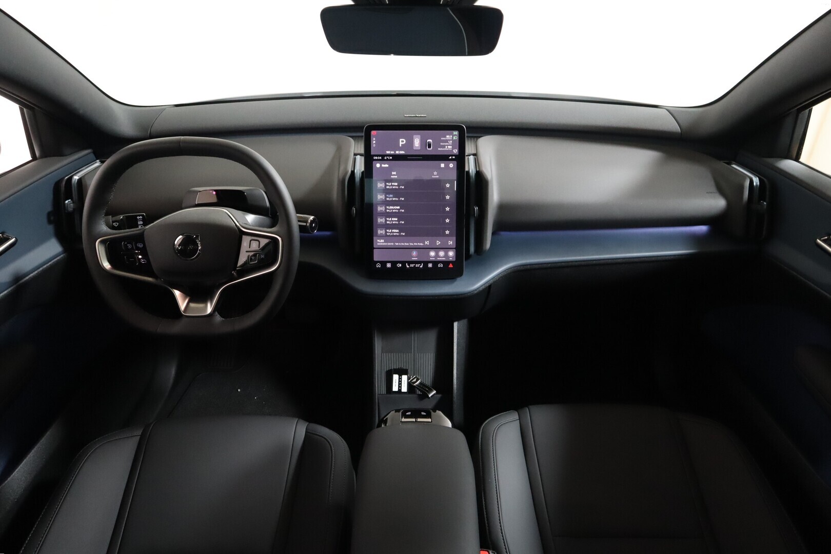 VOLVO EX30 Cross Country 2025