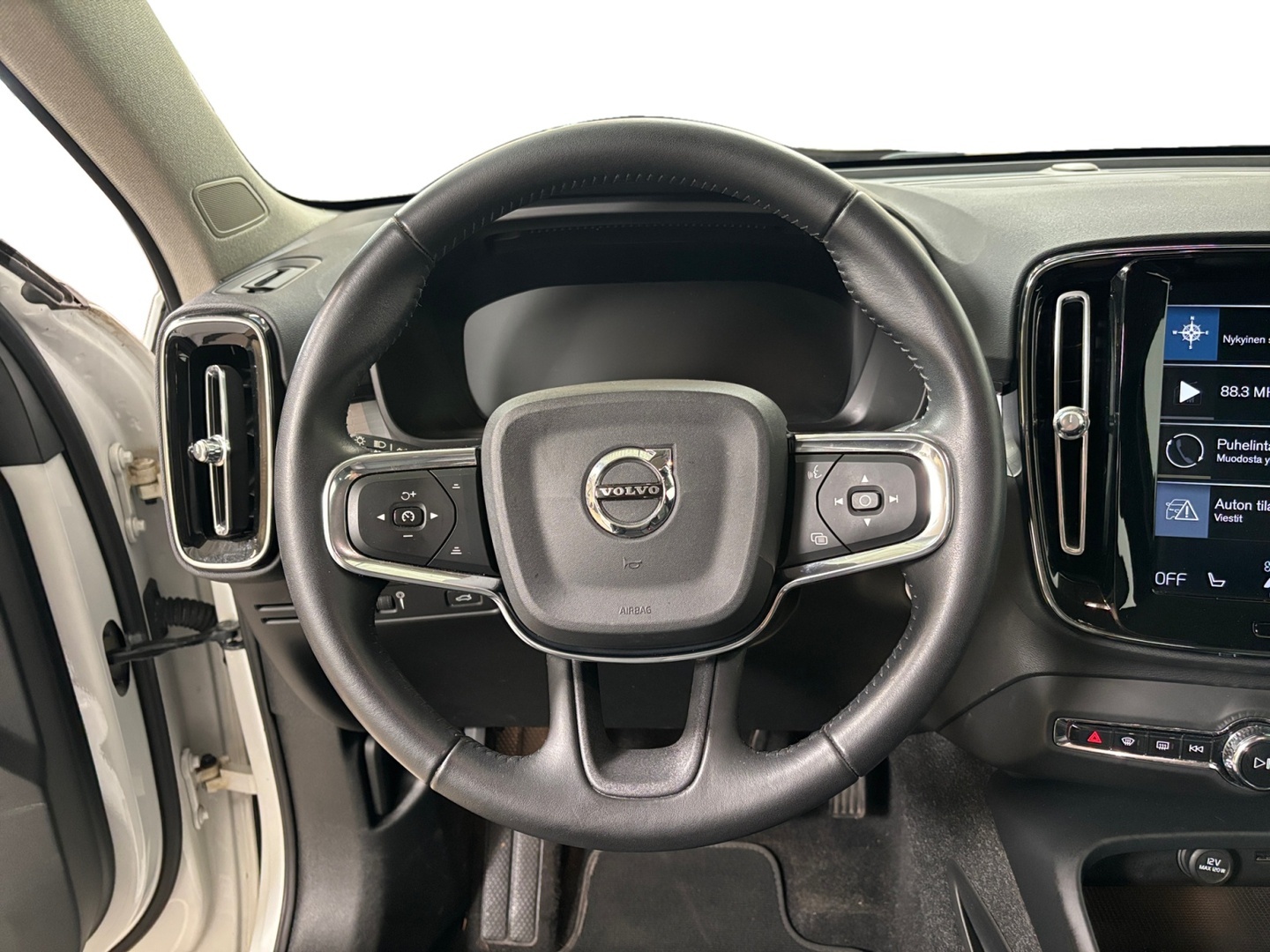 VOLVO XC40 2019