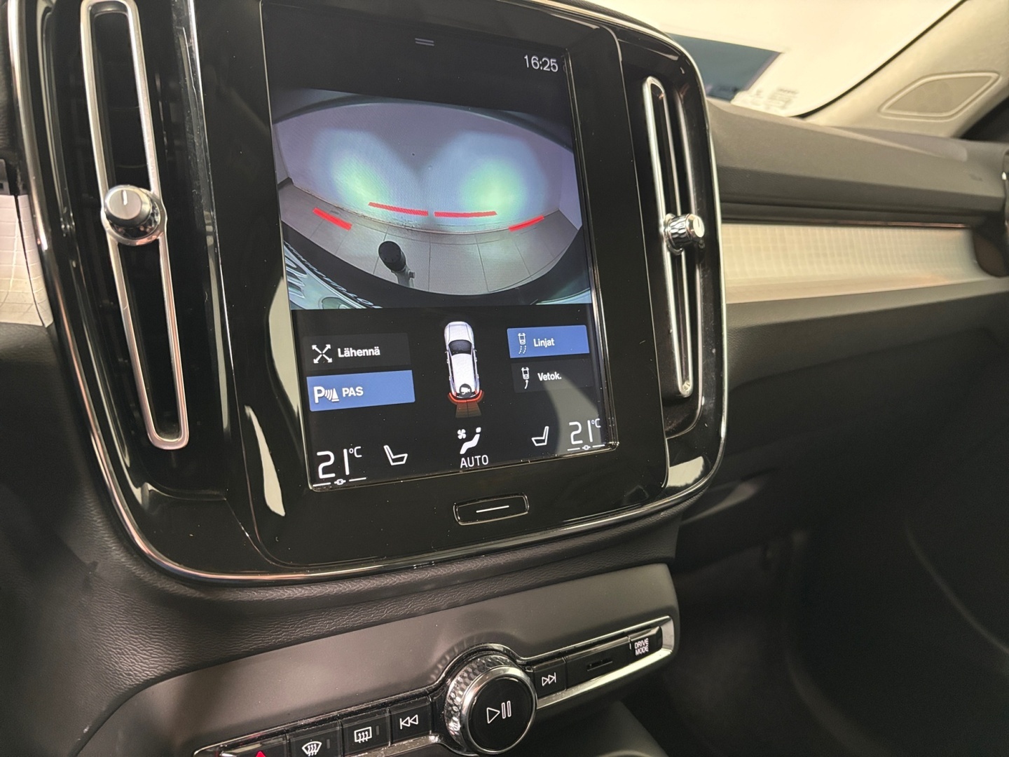 VOLVO XC40 2019
