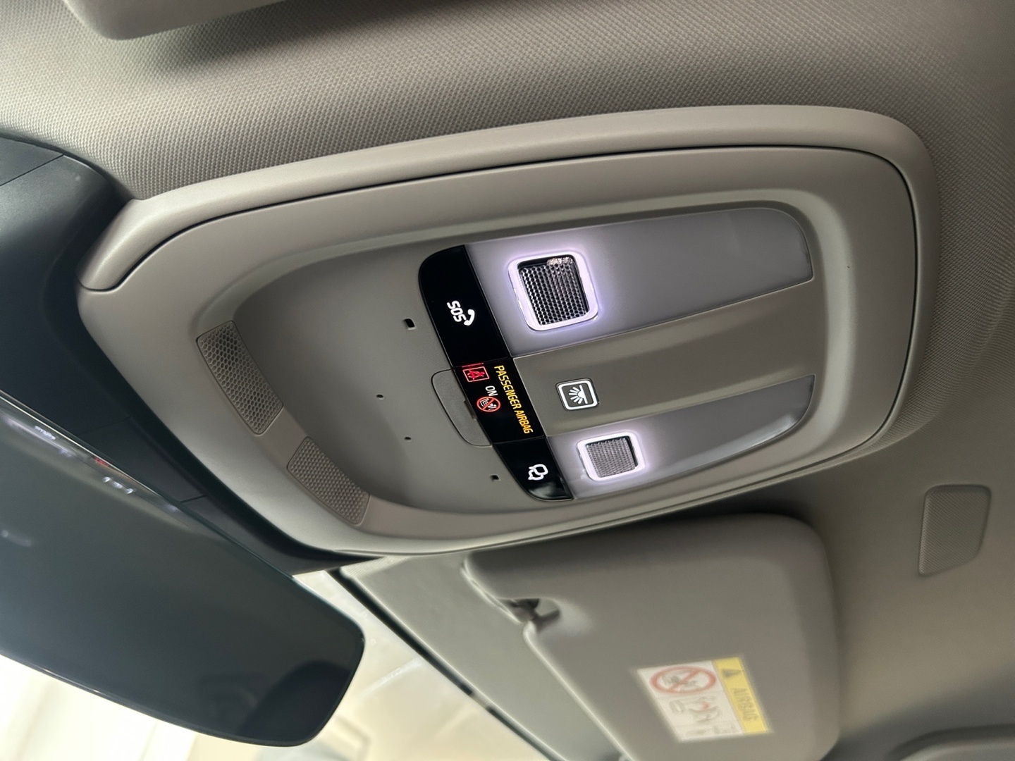 VOLVO V60 2024