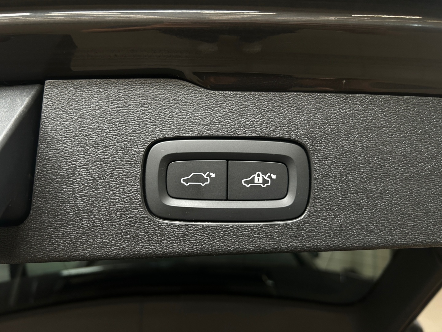 VOLVO V60 2024