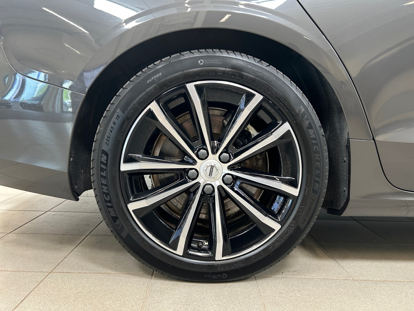 VOLVO V60 2024