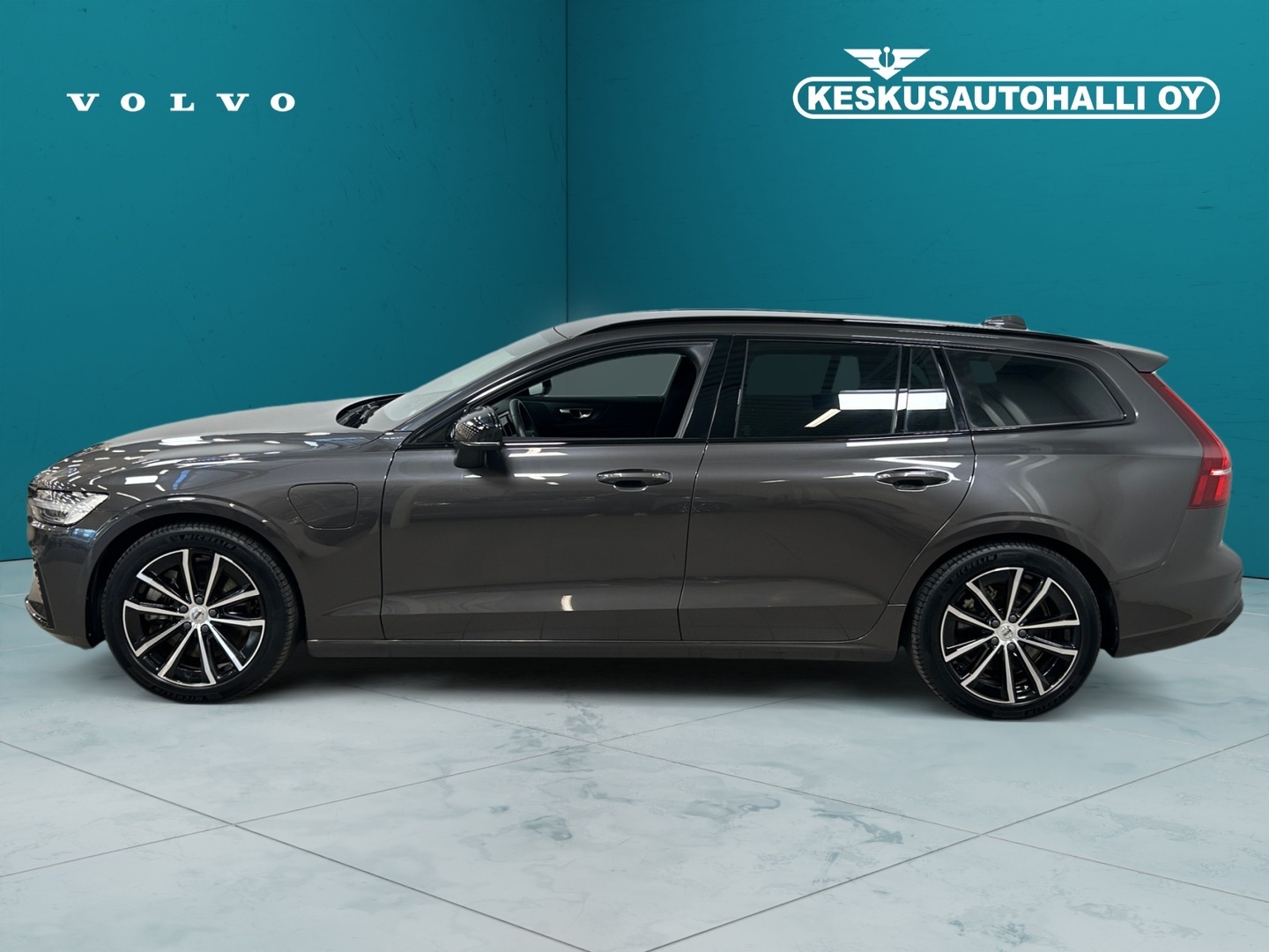 VOLVO V60 2024