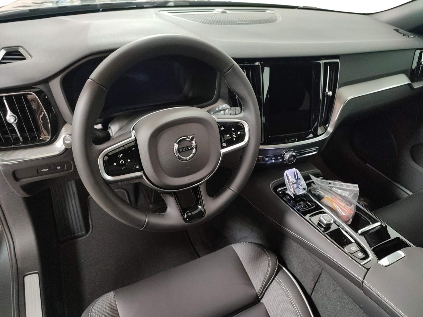 VOLVO V60 2