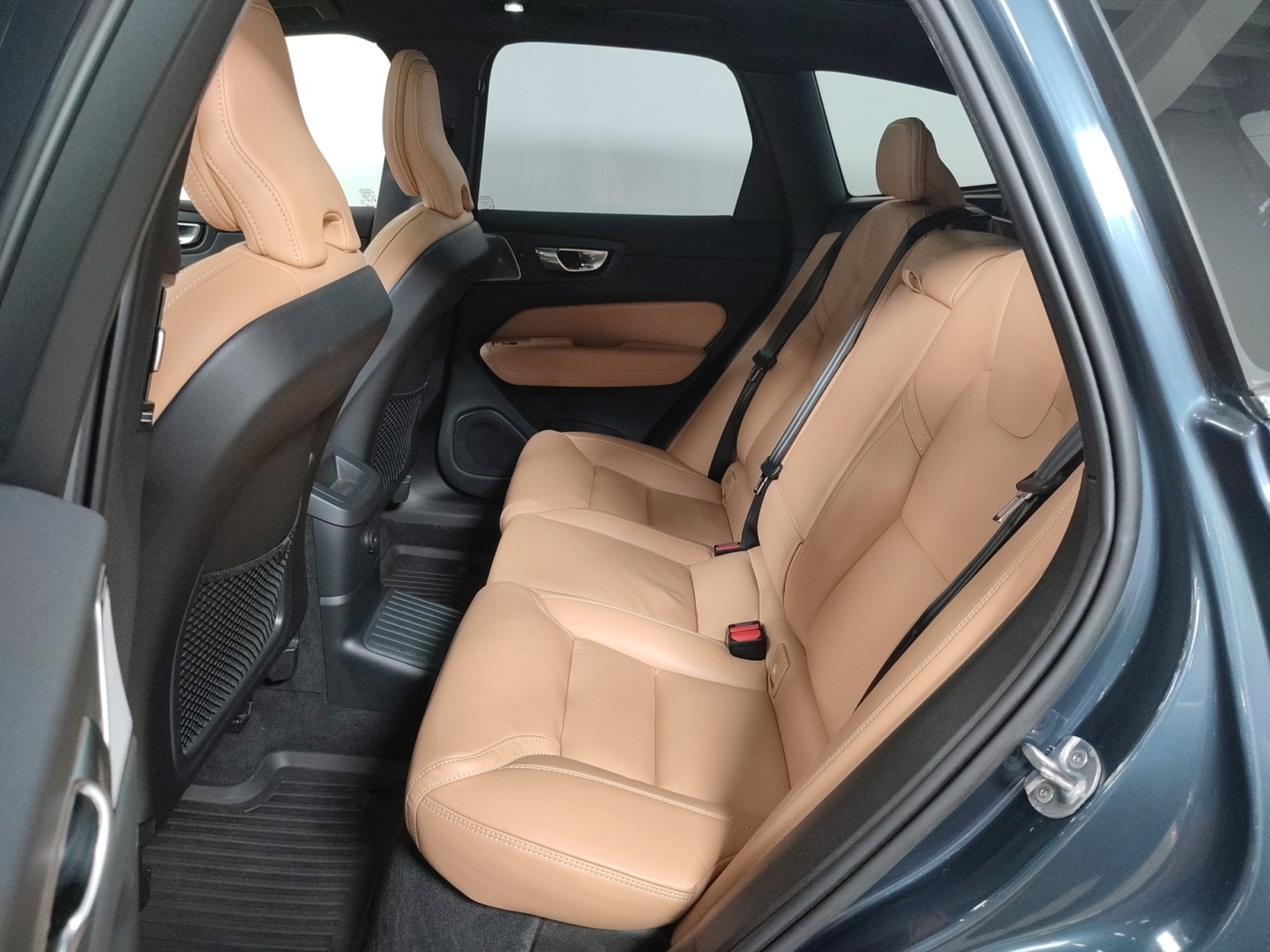 VOLVO XC60 2023