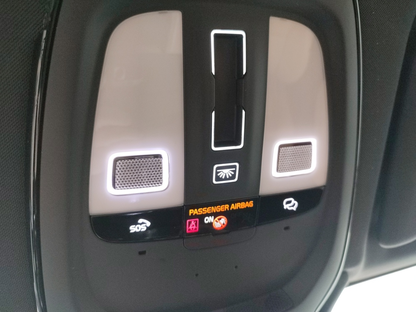 VOLVO XC60 2023