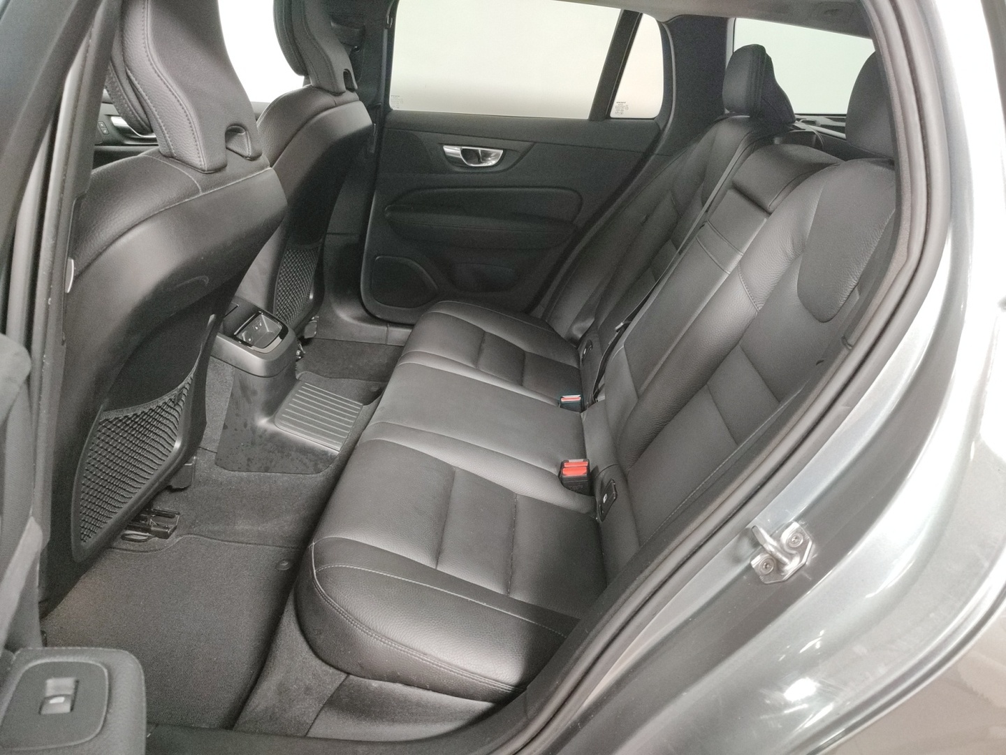 VOLVO V60 2021