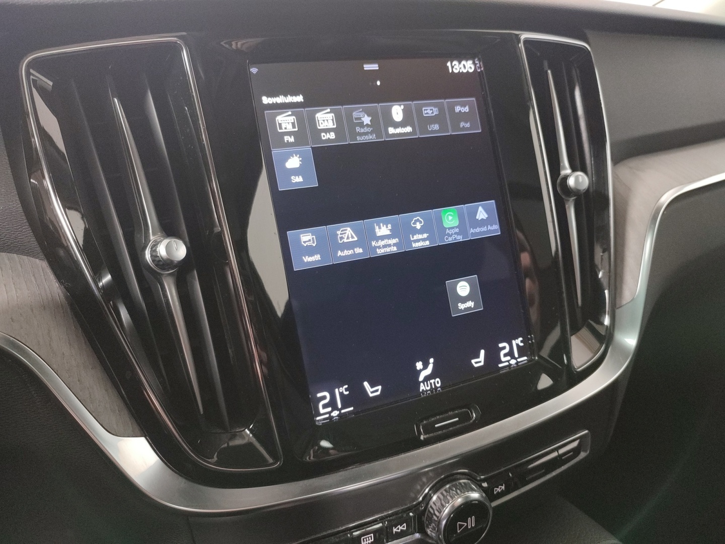 VOLVO V60 2021