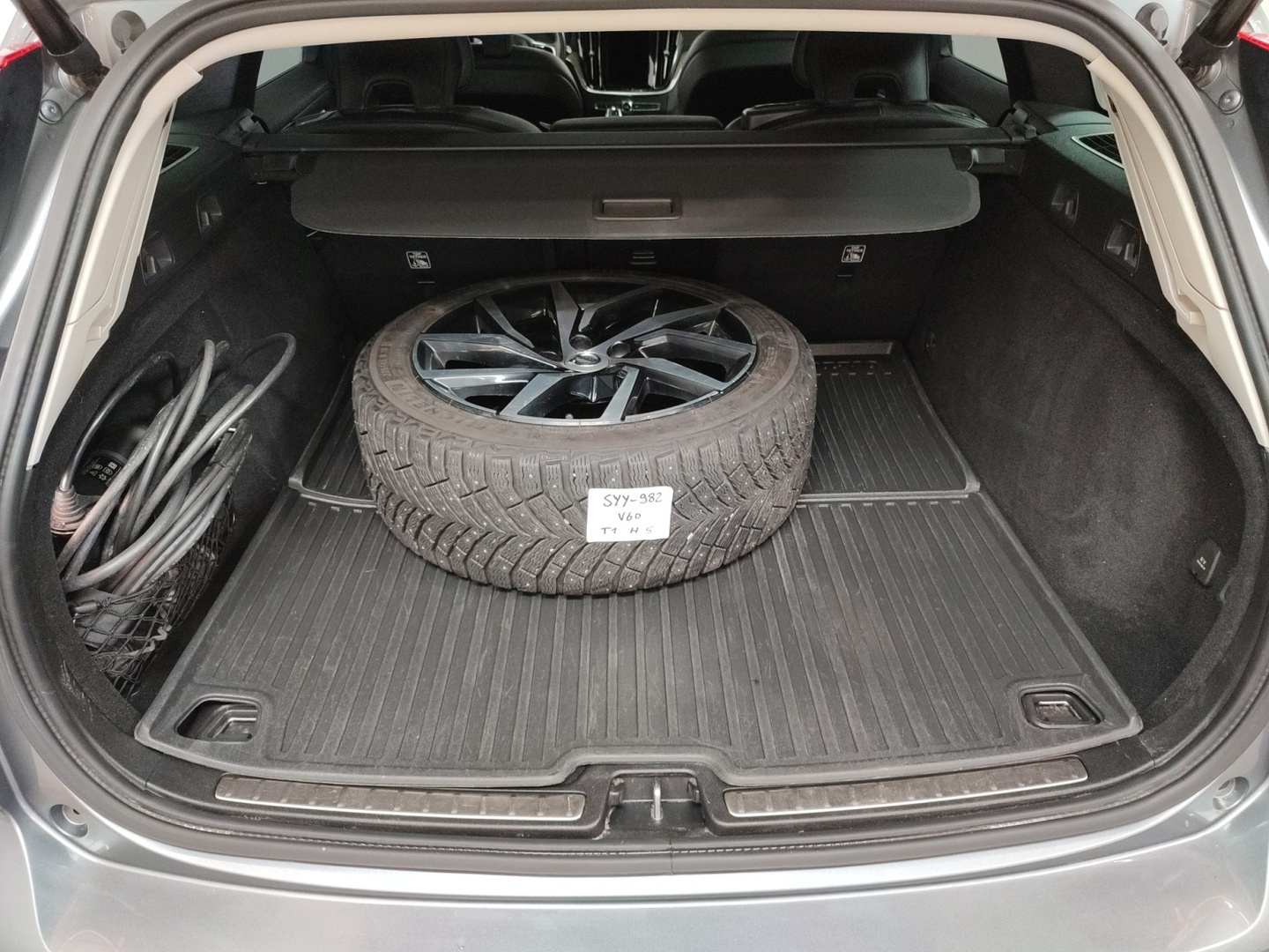 VOLVO V60 2021