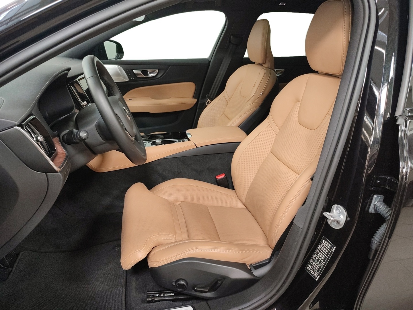 VOLVO V60 2025