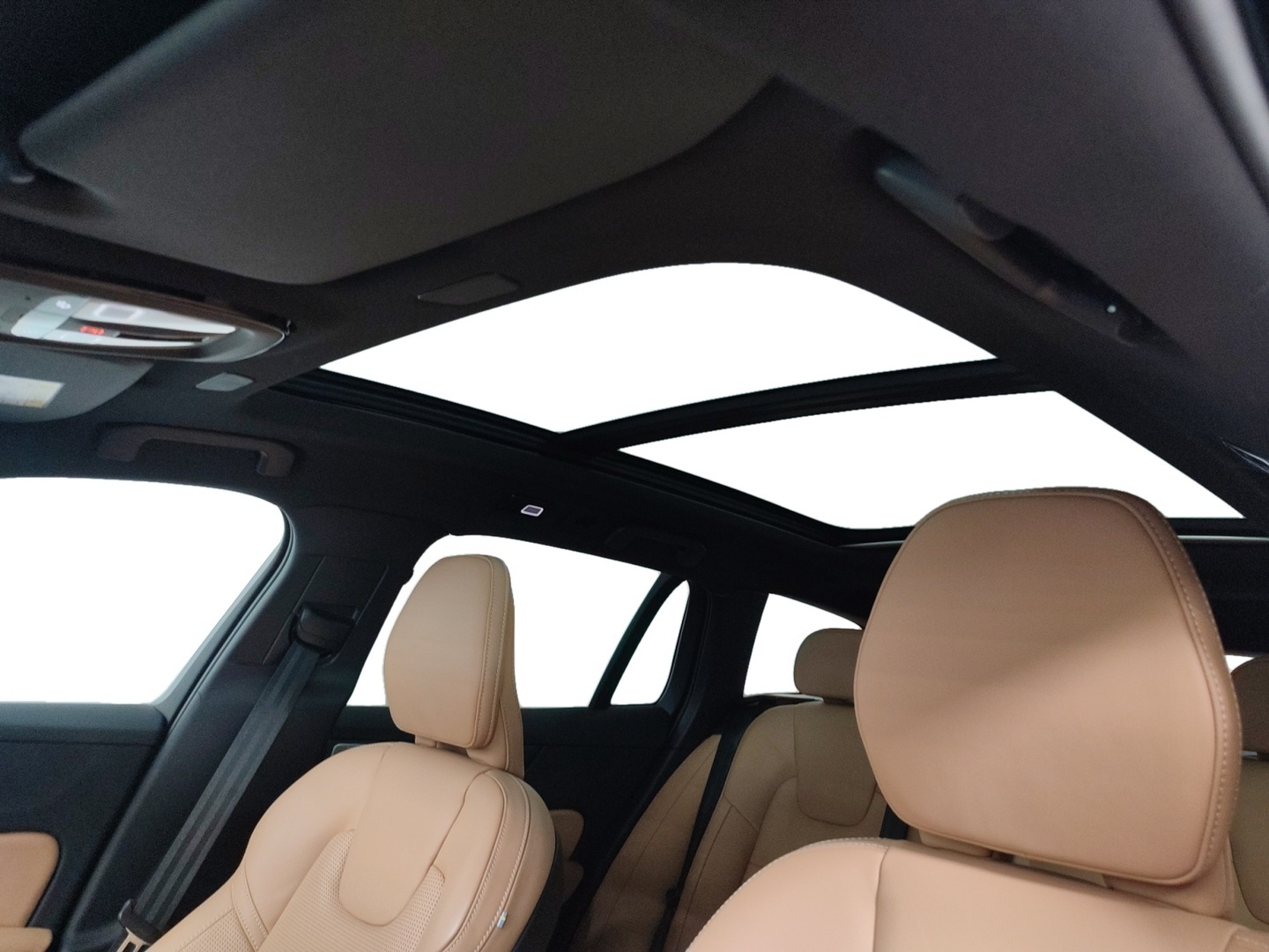 VOLVO V60 2025