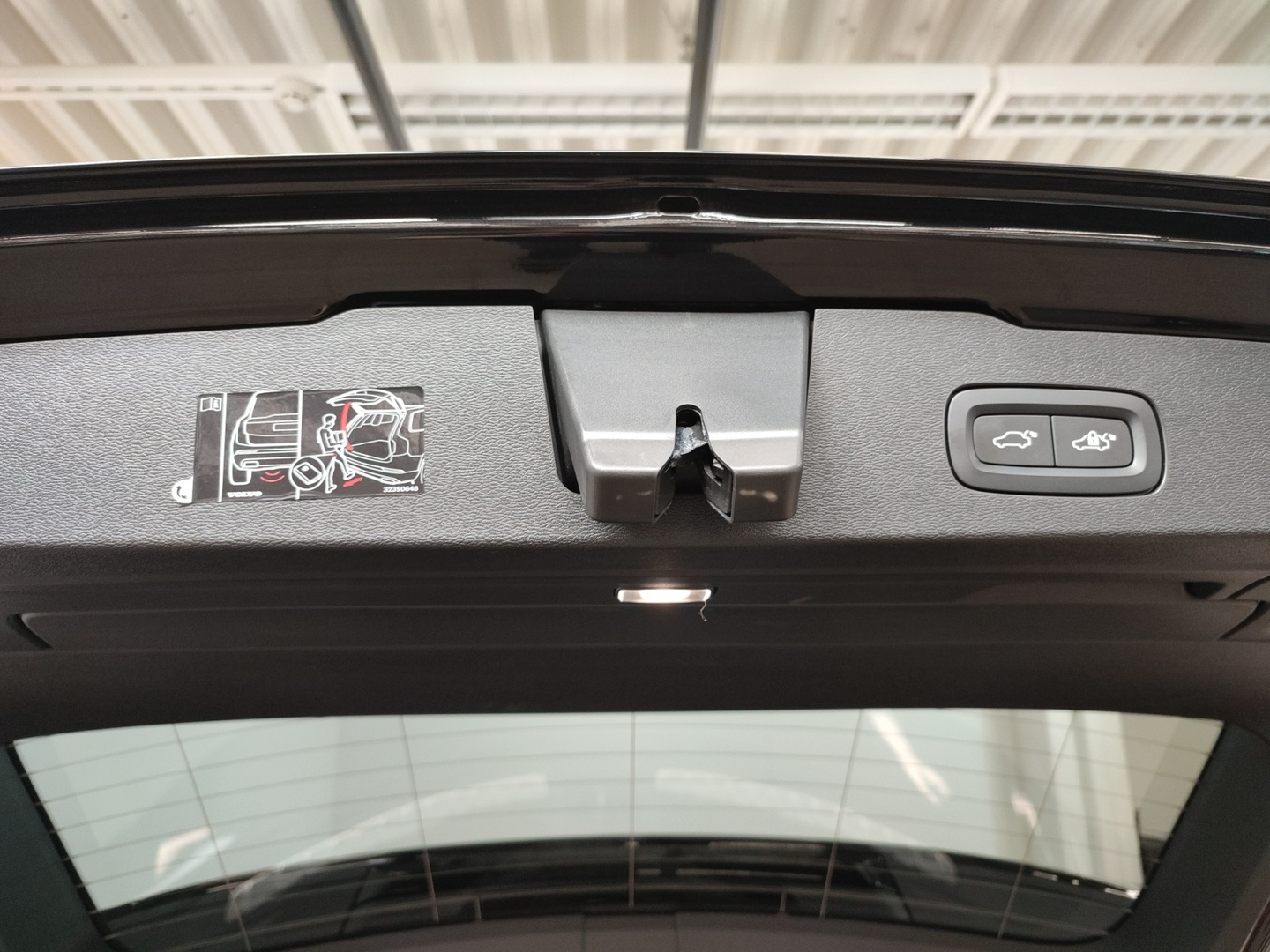 VOLVO V60 2025