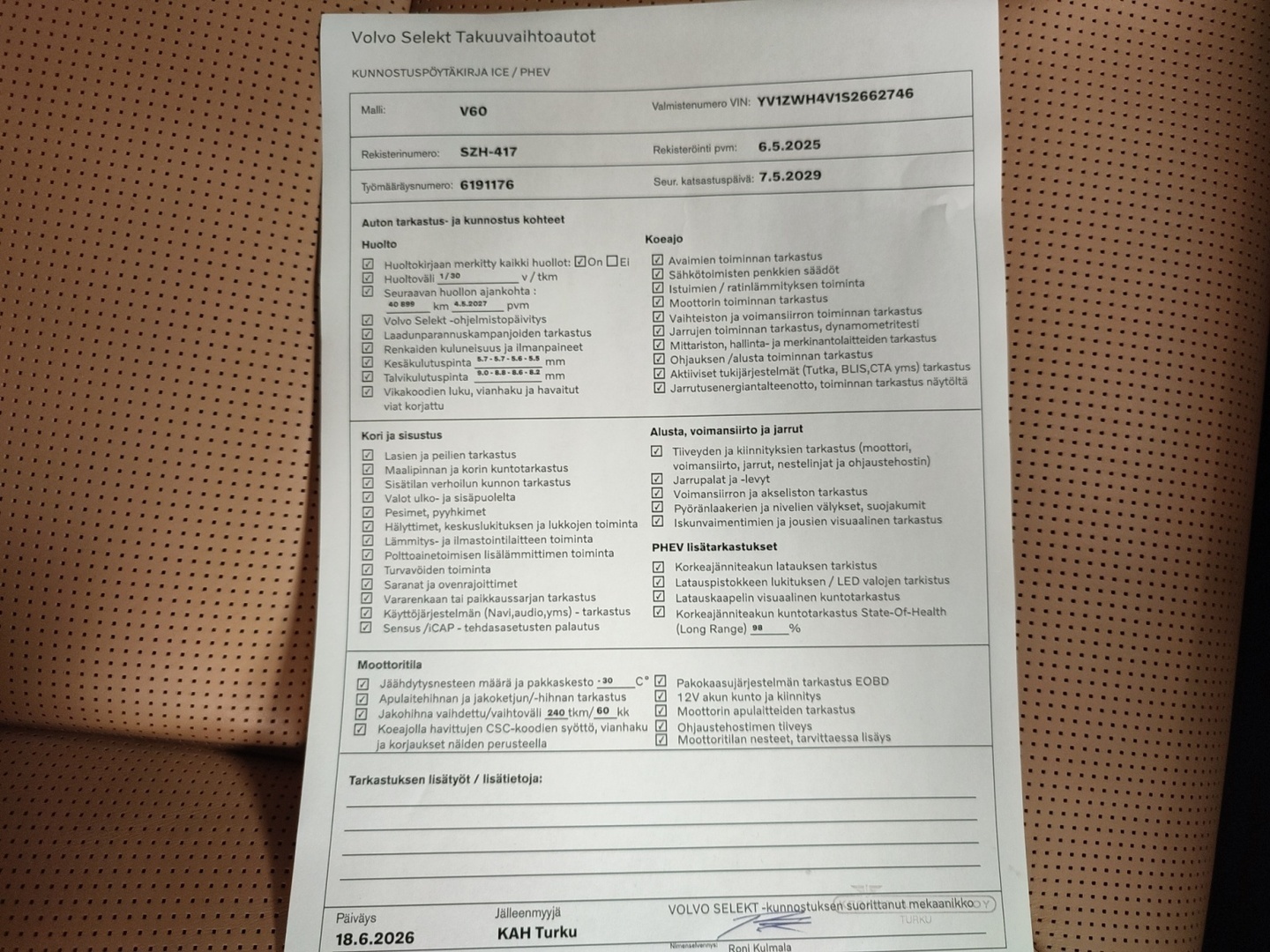 VOLVO V60 2025