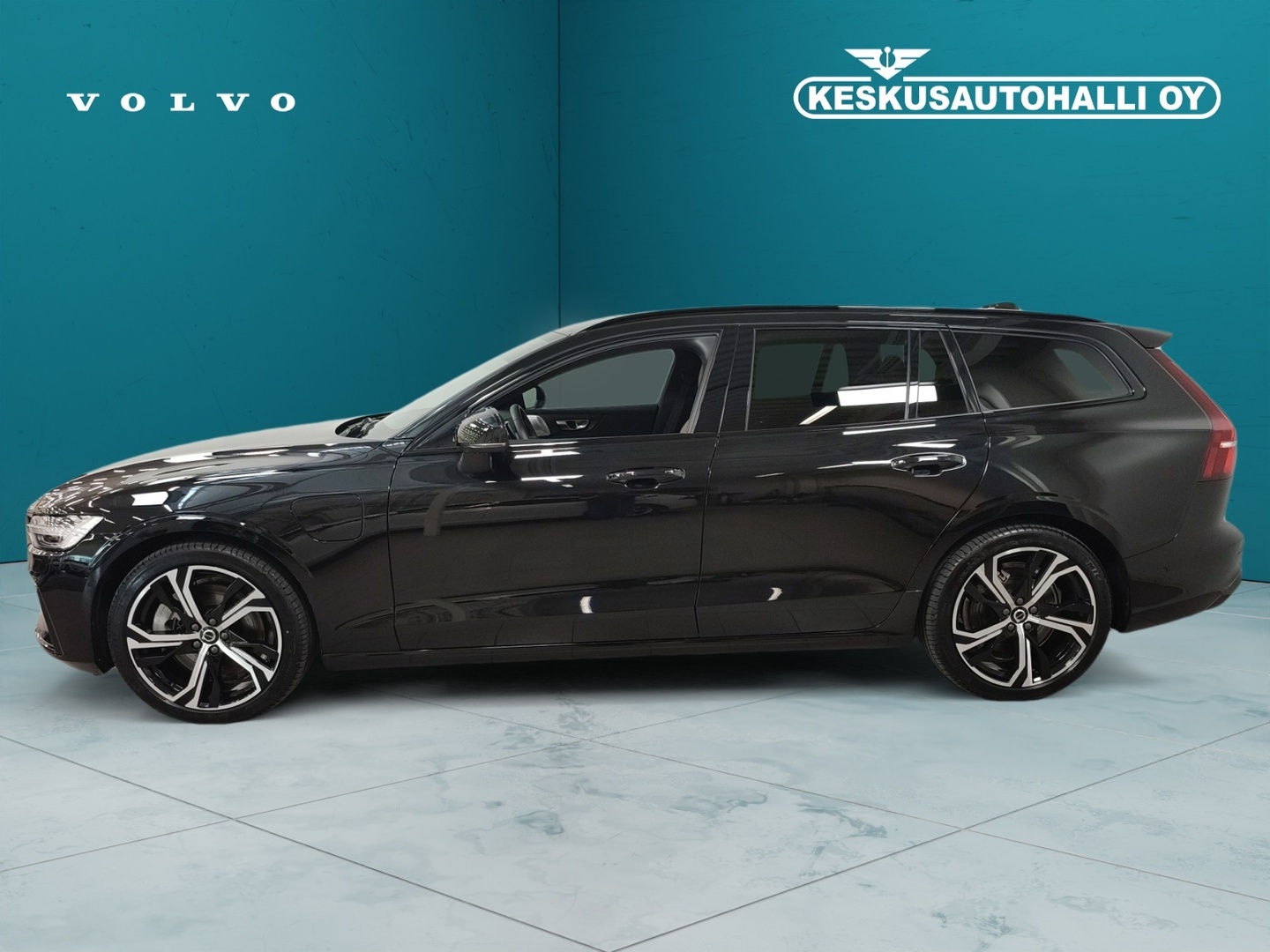 VOLVO V60 2025