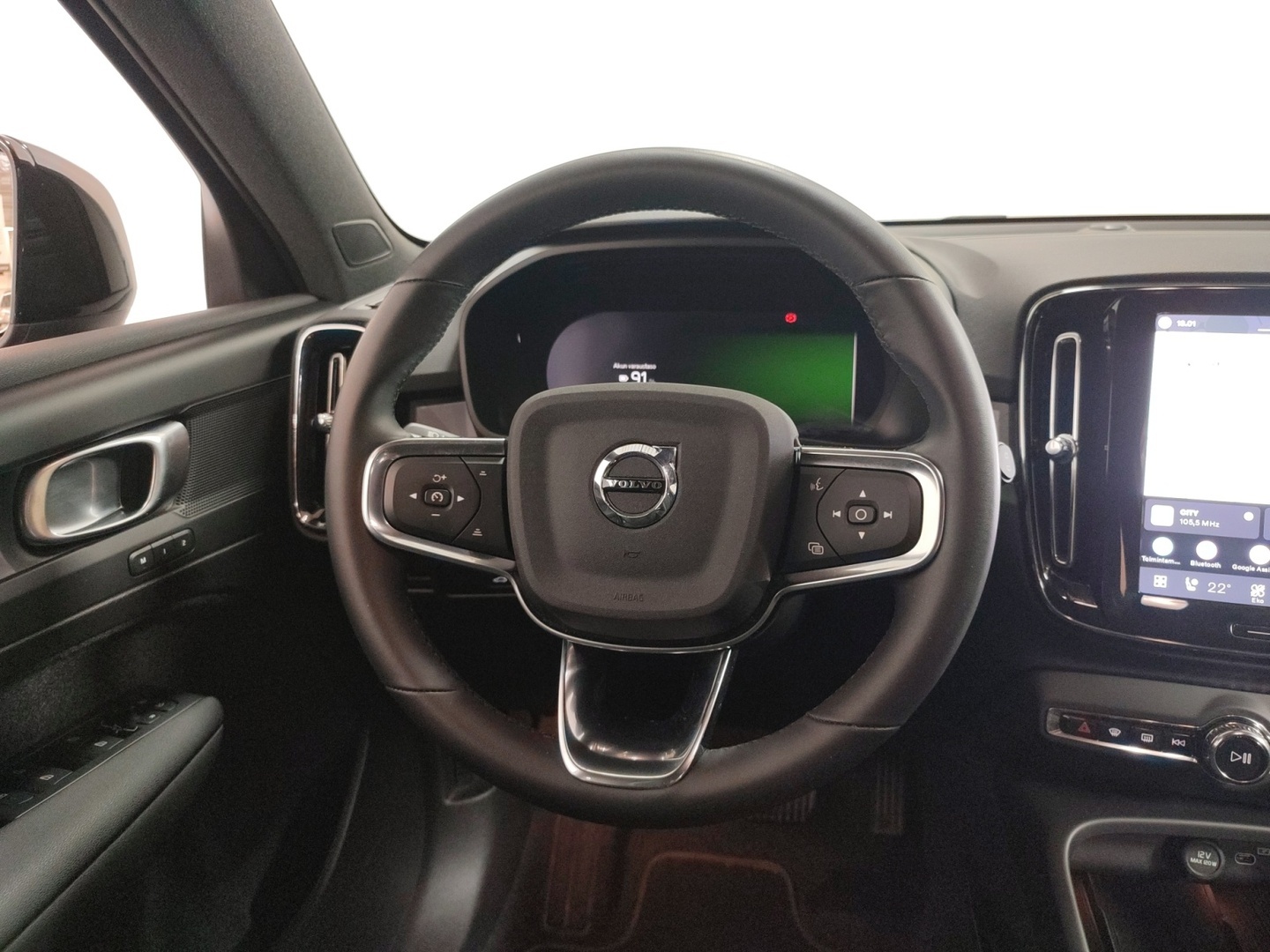 VOLVO EX40 2025