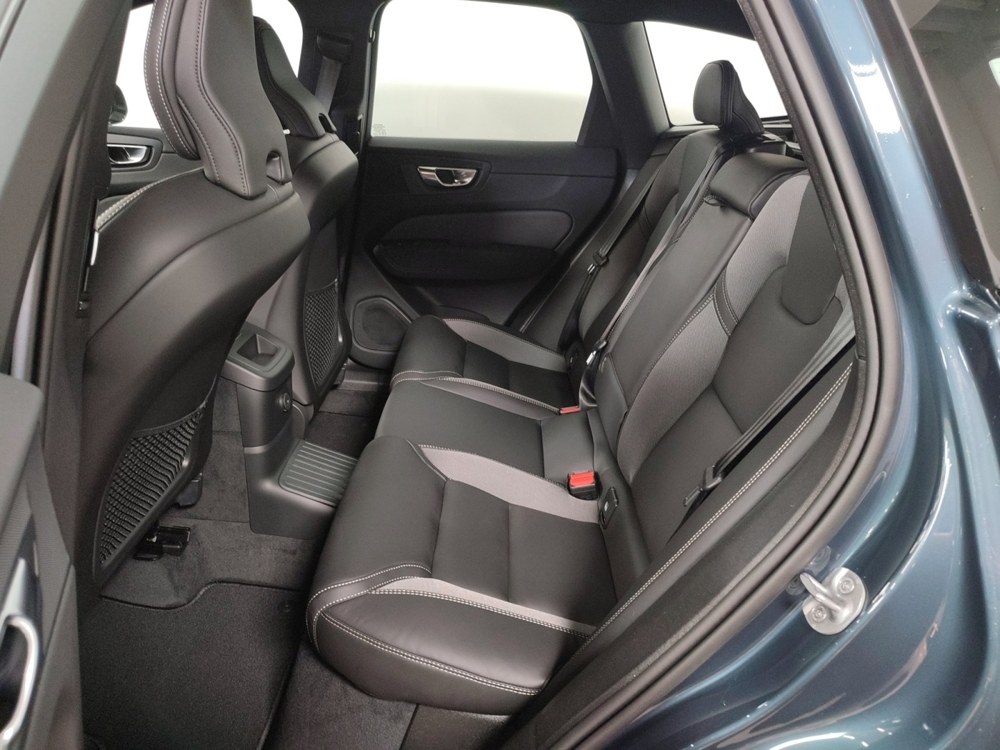 VOLVO XC60 4