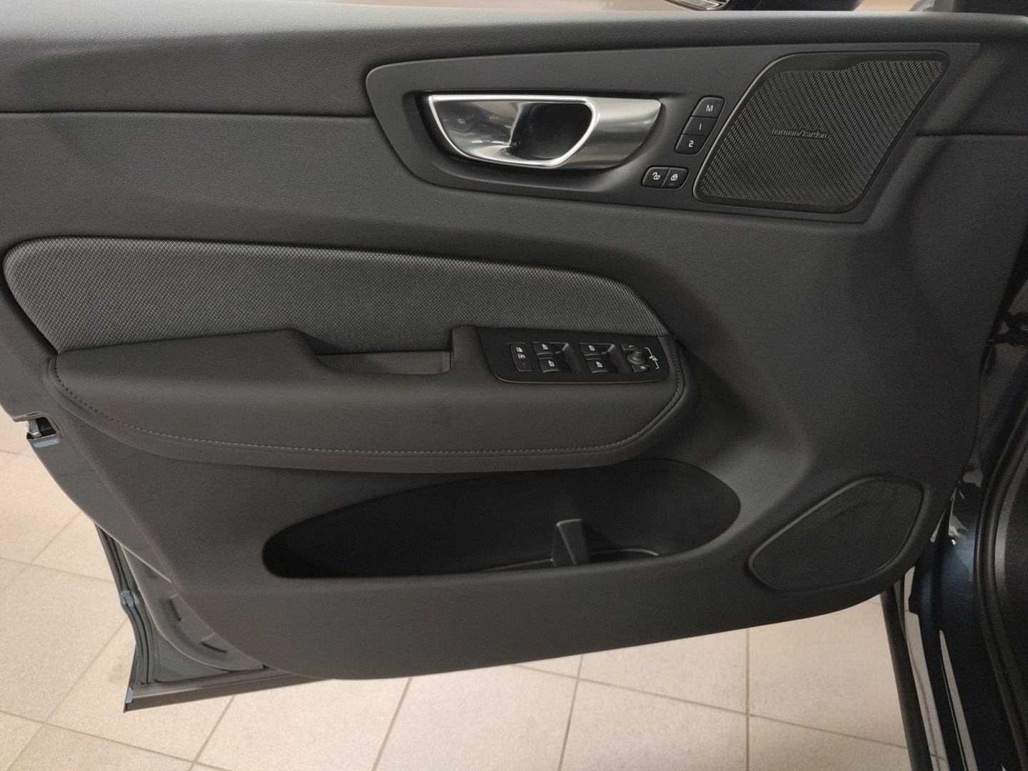 VOLVO XC60 2027