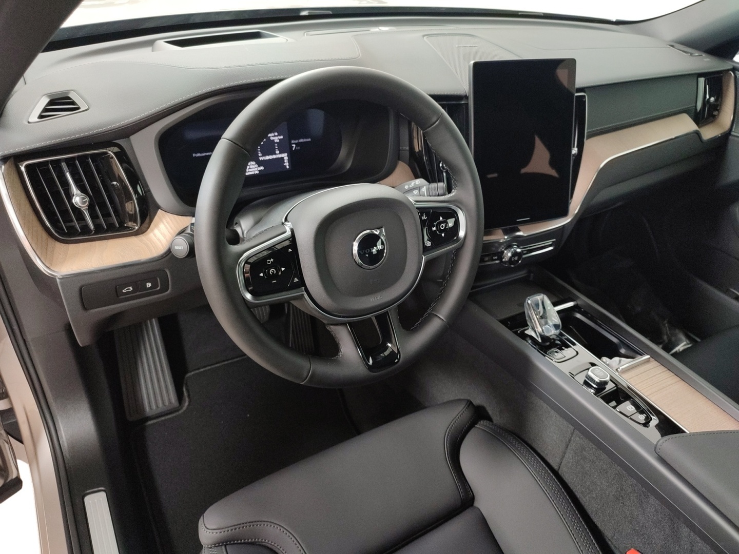 VOLVO XC60 2027