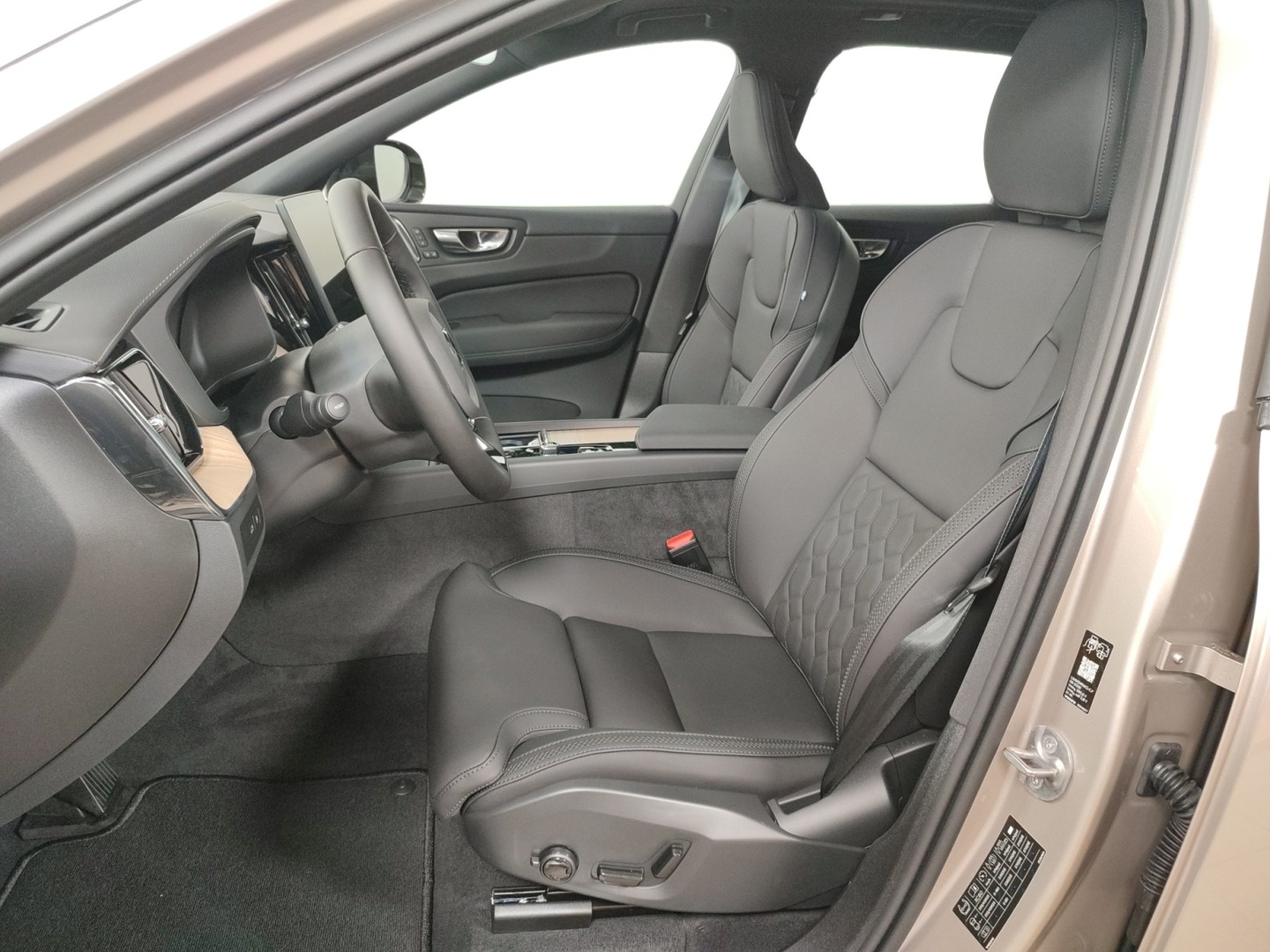 VOLVO XC60 2027