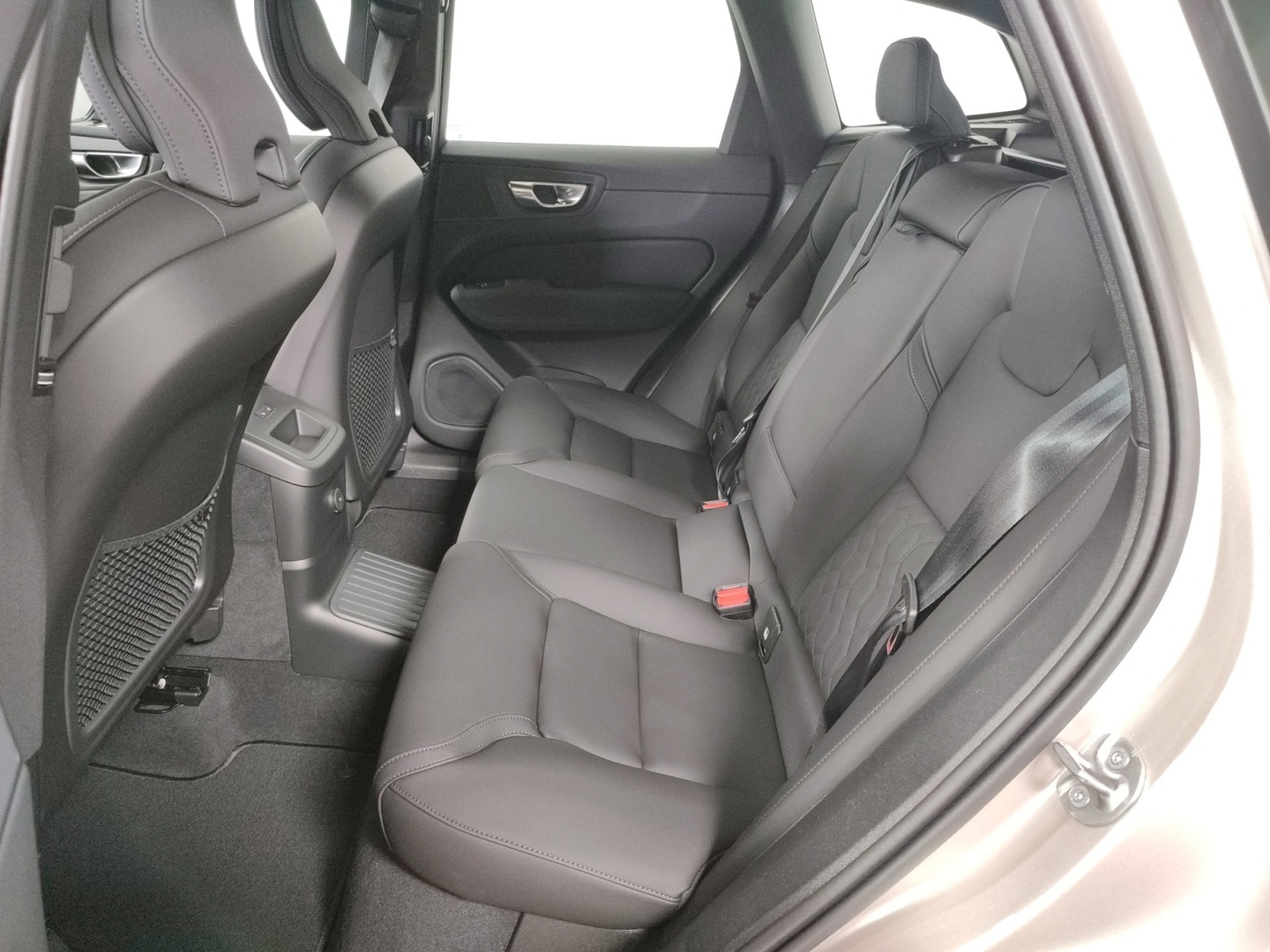 VOLVO XC60 2027