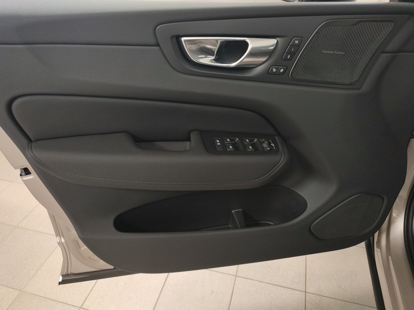 VOLVO XC60 2027