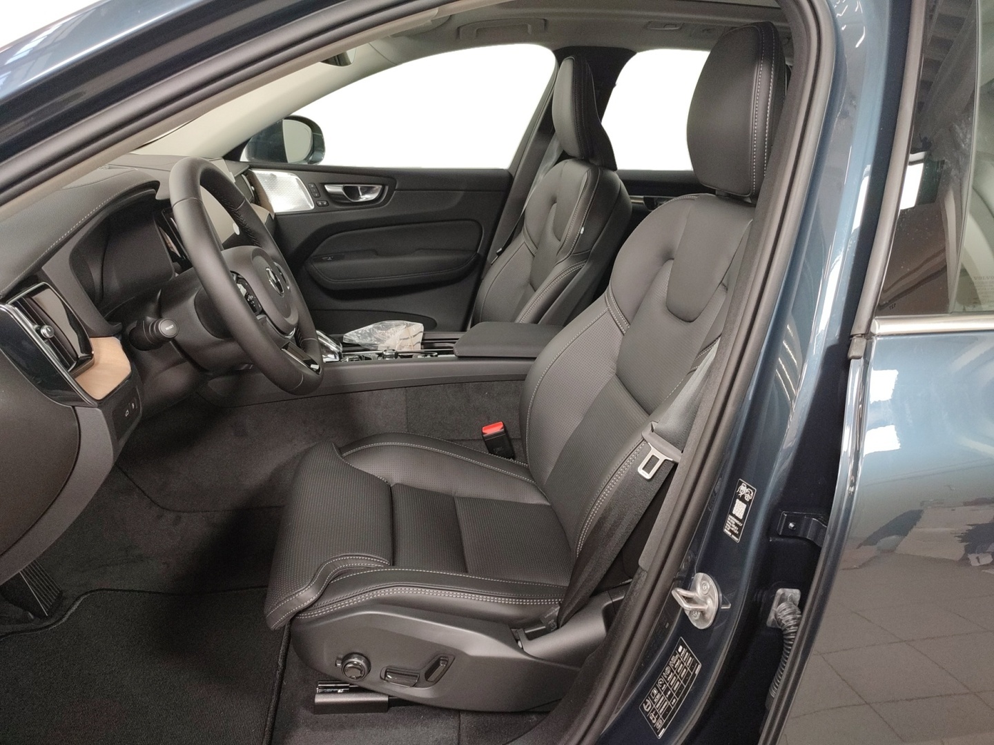VOLVO XC60 2027