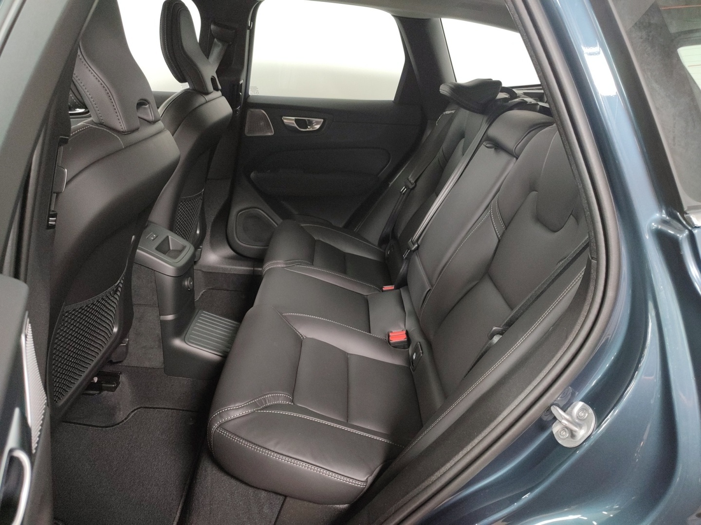 VOLVO XC60 2027