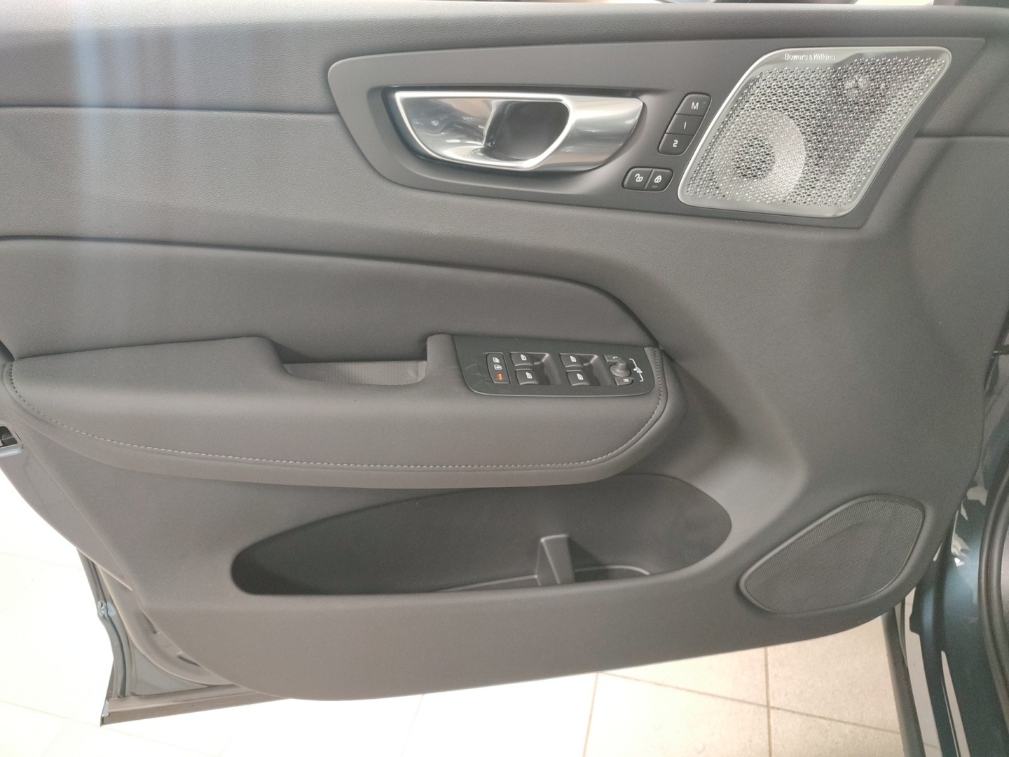 VOLVO XC60 2027