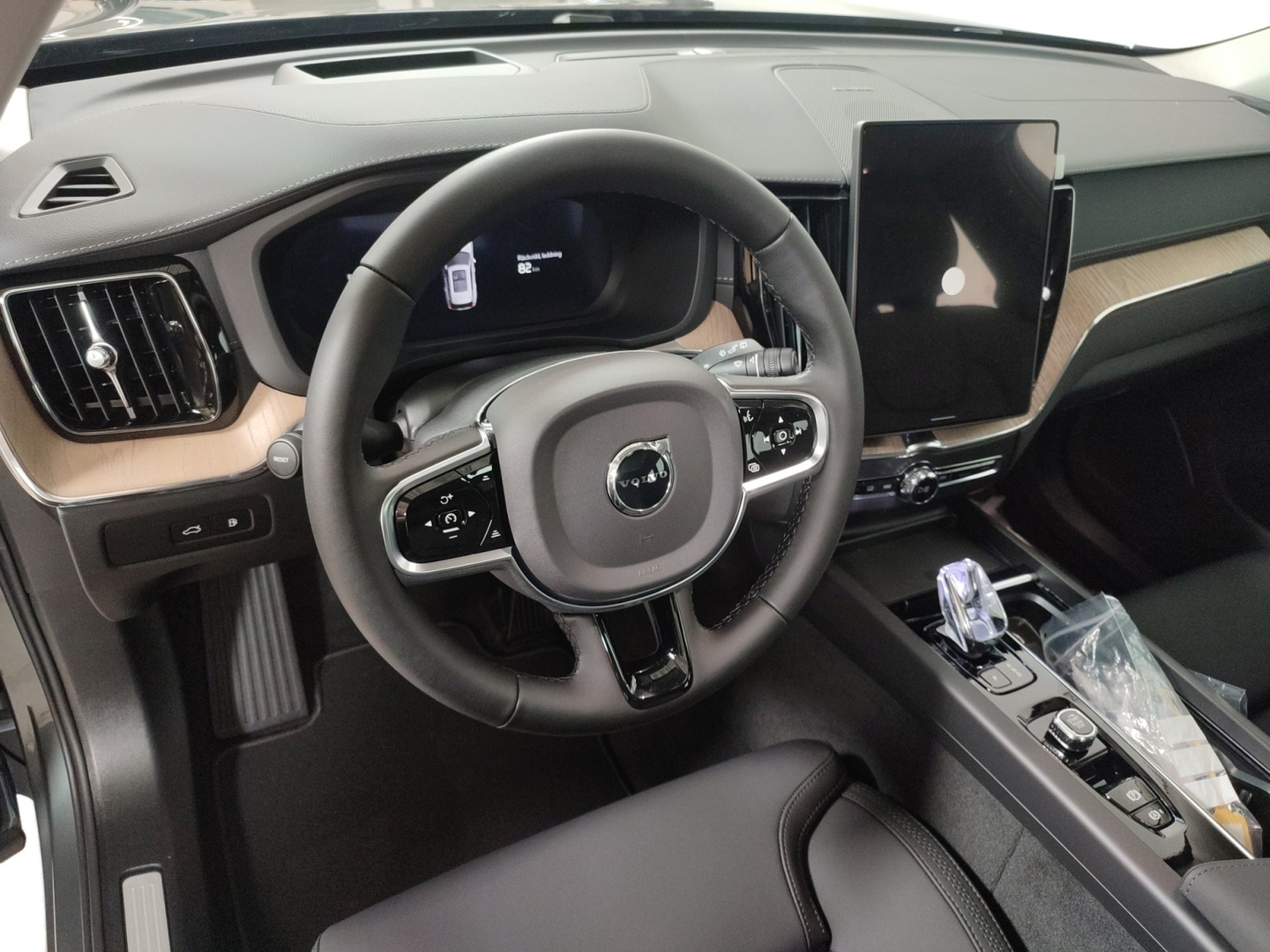 VOLVO XC60 2027