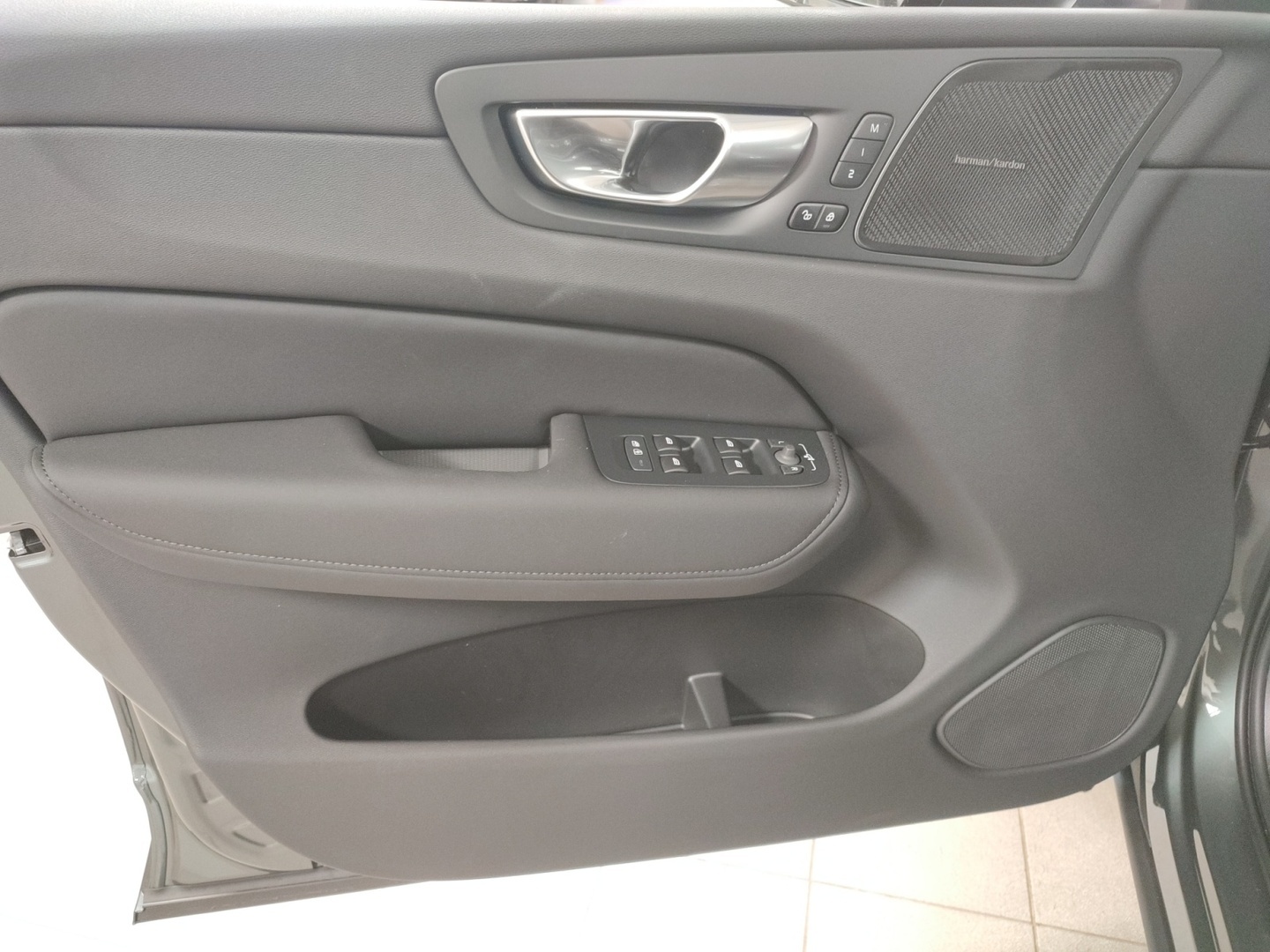 VOLVO XC60 2027
