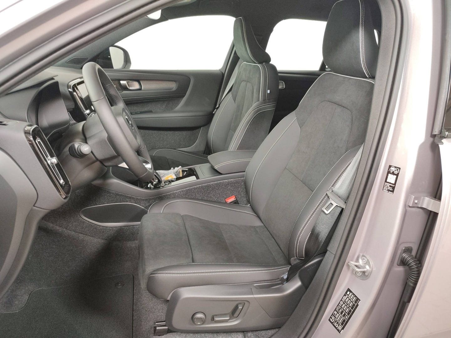 VOLVO EX40 2027