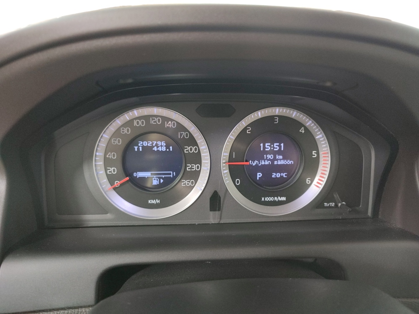 VOLVO XC60 2011