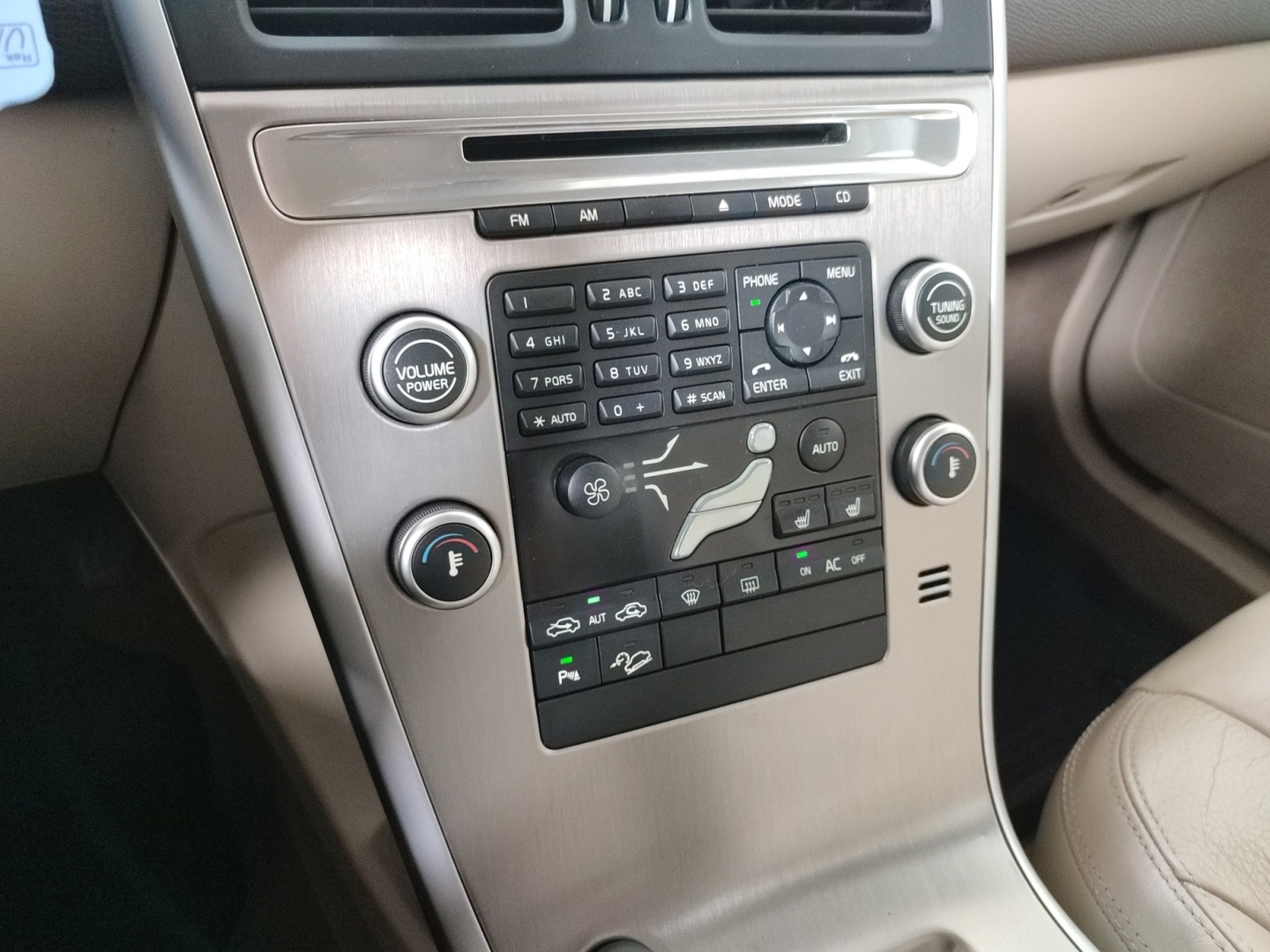 VOLVO XC60 2011