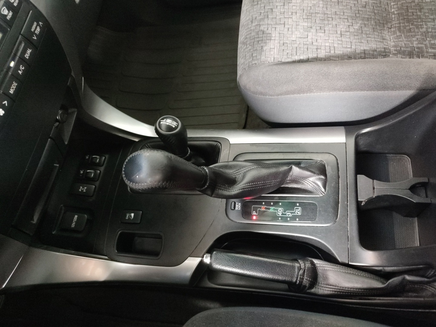 TOYOTA Land Cruiser 2006