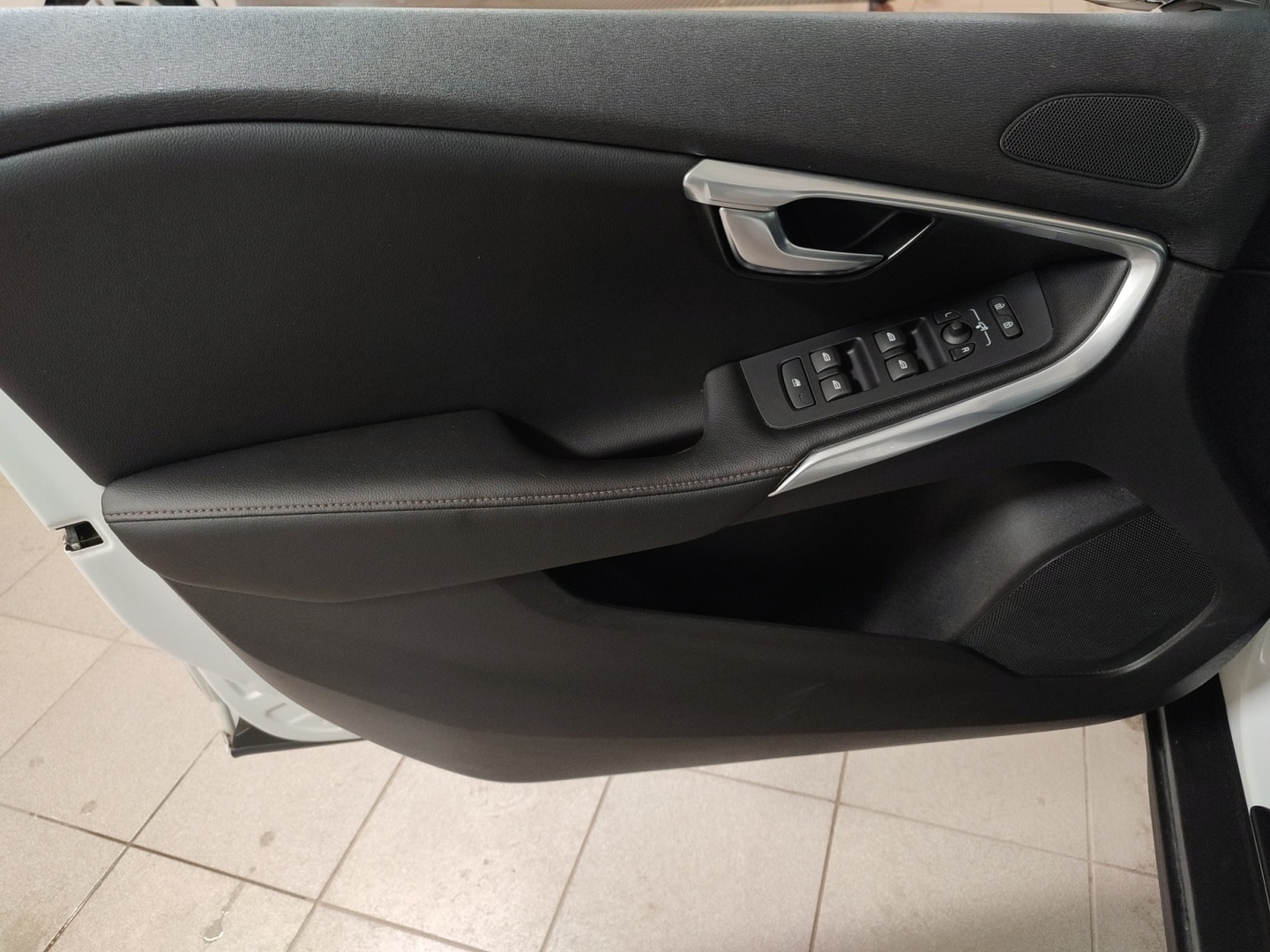 VOLVO V40 Cross Country 2016