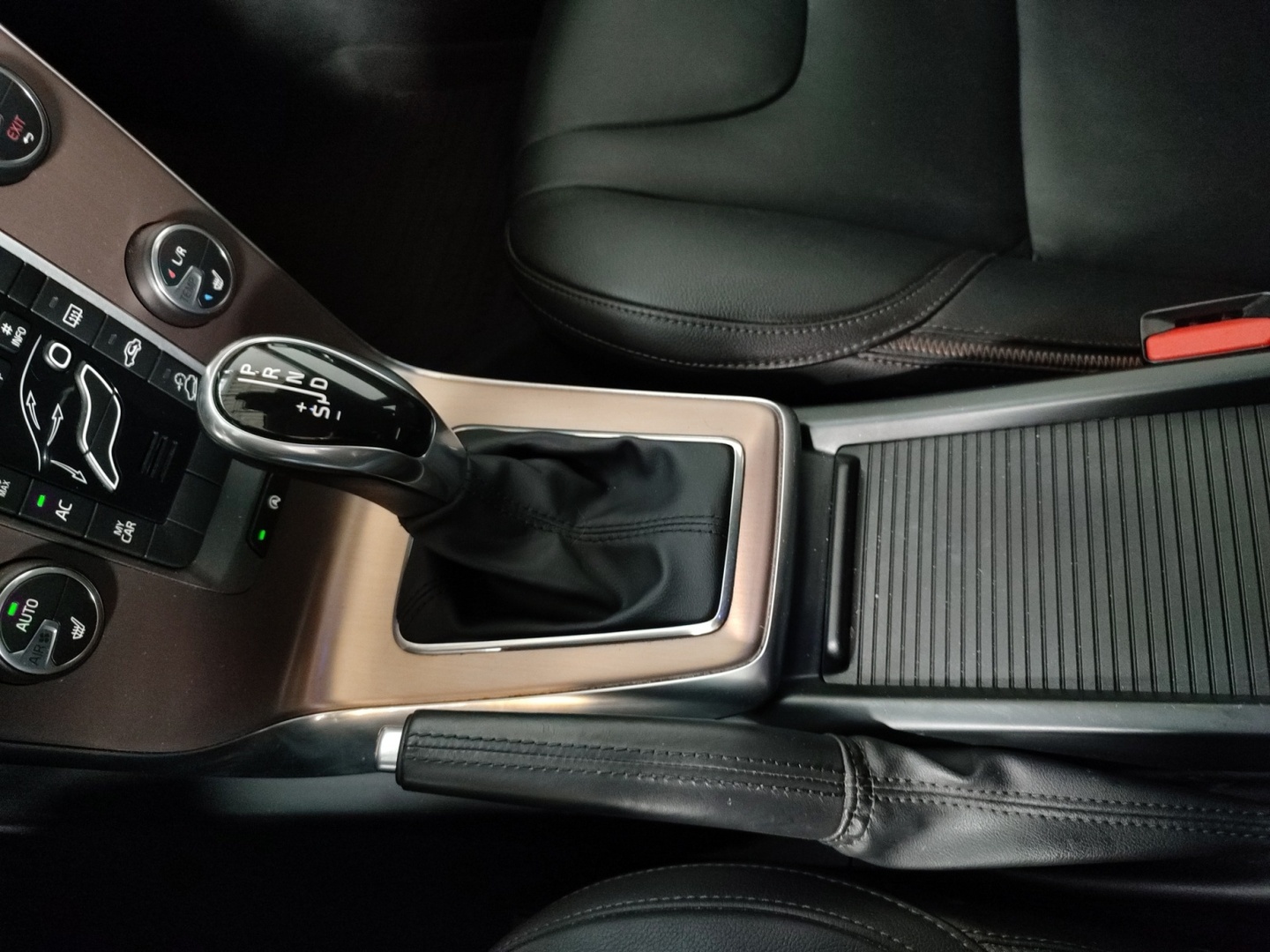 VOLVO V40 Cross Country 2016