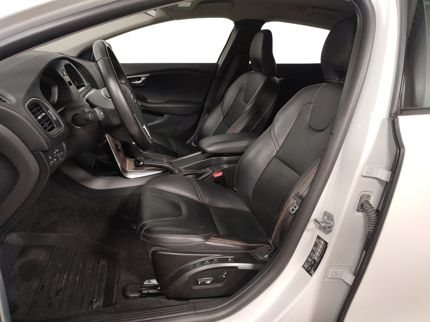 VOLVO V40 Cross Country 2016