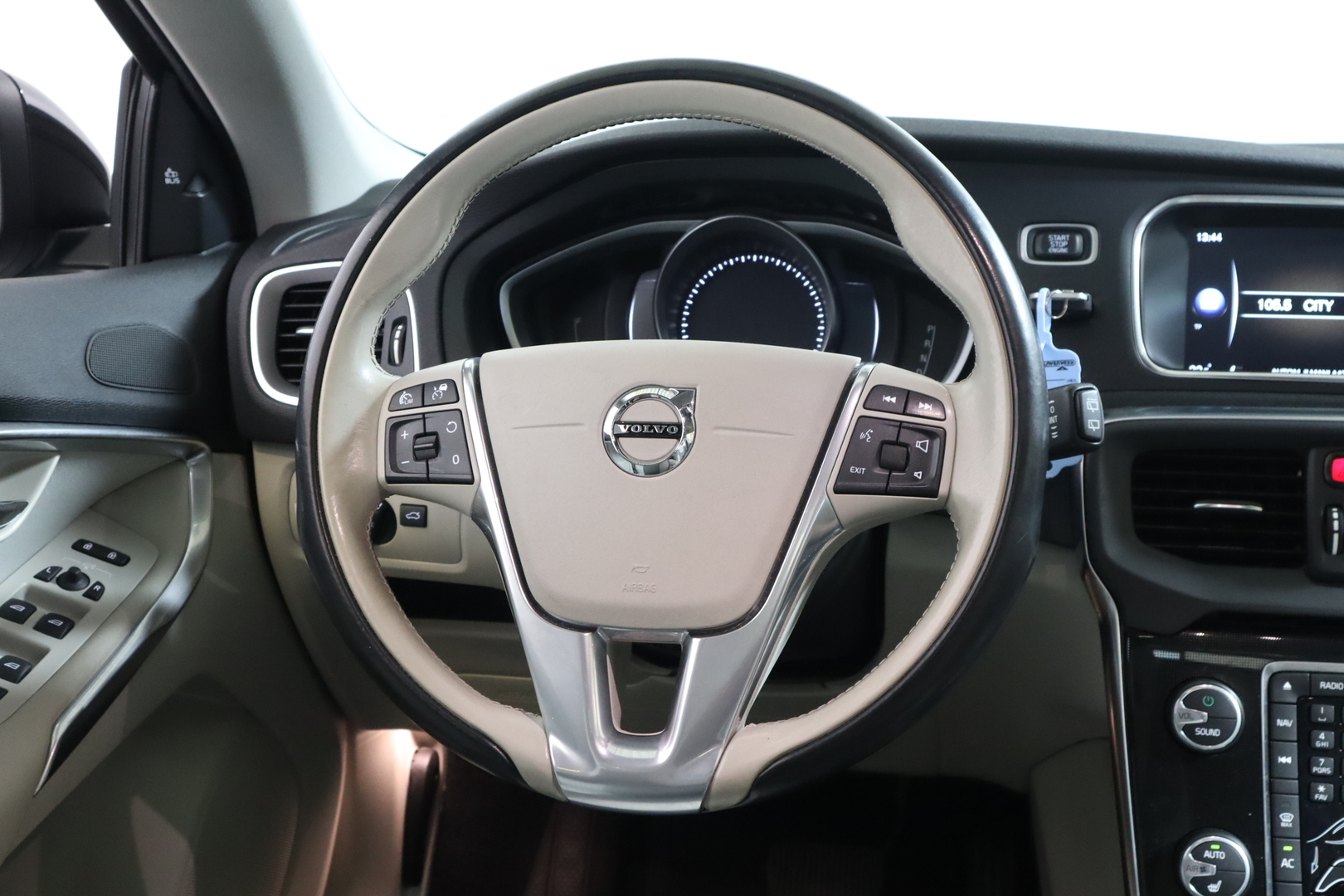 VOLVO V40 Cross Country 2017