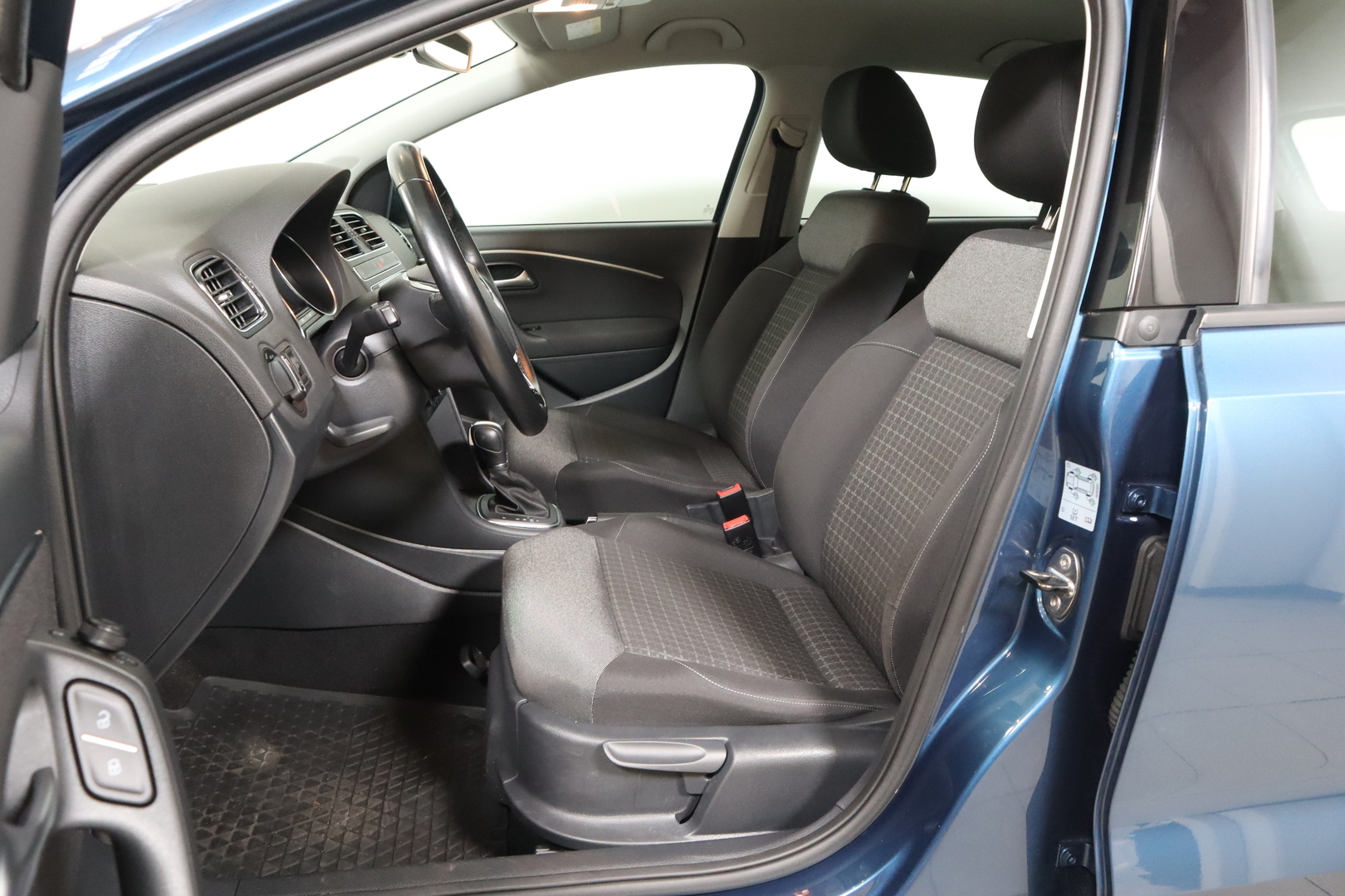 VOLKSWAGEN Polo 2017