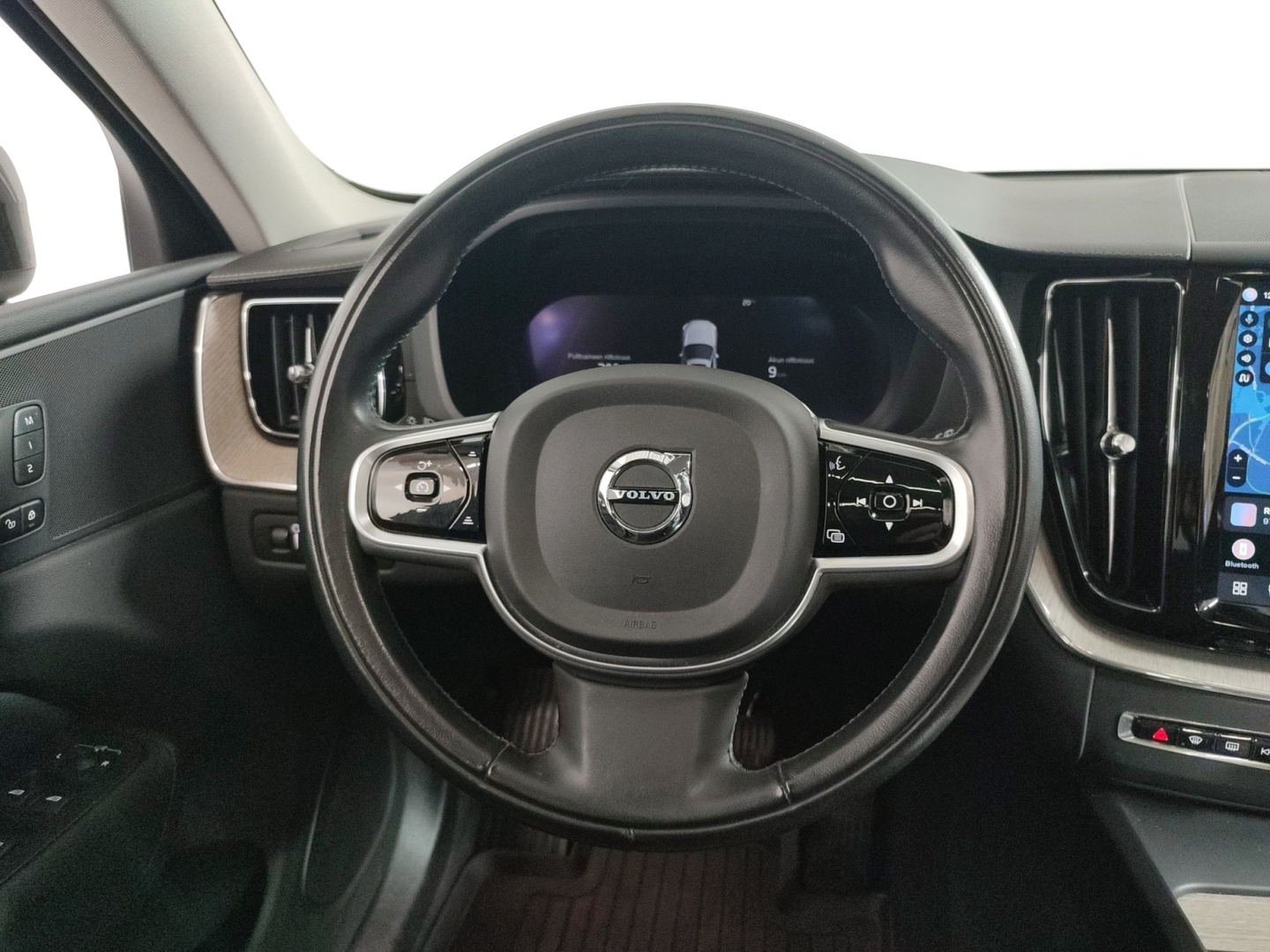 VOLVO XC60 2022