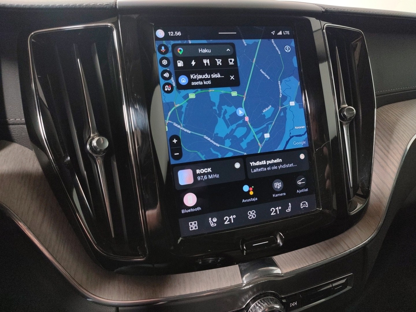 VOLVO XC60 2022