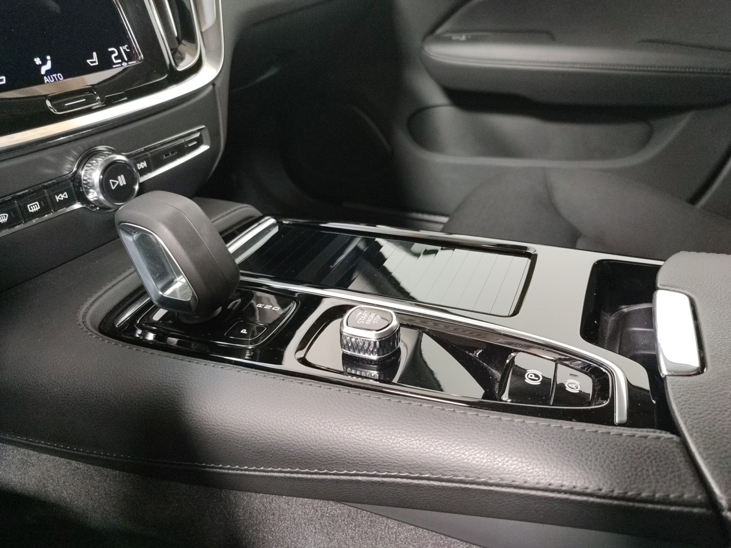 VOLVO V60 2022