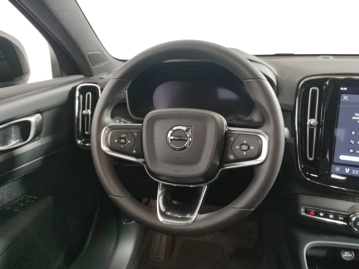VOLVO C40 2023